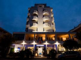 Hotel Villa Sorriso，位于西尼加利亚的酒店
