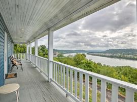 Queen City Home with Ohio River View - 3 Mi to Dtwn!，位于辛辛那提的乡村别墅