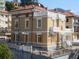 Hotel Ines，位于瓦拉泽的酒店