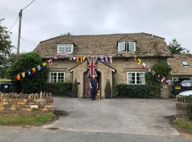 The Old School, Idbury, OX7 6RU，位于奇平诺顿的住宿加早餐旅馆