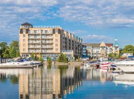 Living Water Resort & Spa，位于科灵伍德的带泳池的酒店