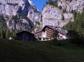 马尔莫拉达山普瑞赛酒店，位于马尔加&middot;希亚佩拉的Spa酒店