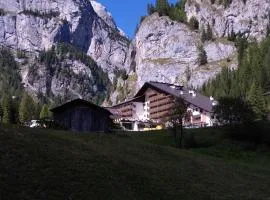 马尔莫拉达山普瑞赛酒店