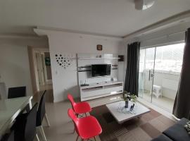 Lindo apto de 3 quartos, a 100m da praia, com ar-condicionado em todos os ambientes，位于贝卢港的酒店