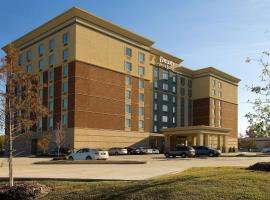 Drury Inn & Suites Baton Rouge，位于巴吞鲁日Cedar Crest Shopping Center附近的酒店