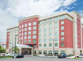 Drury Inn & Suites Fort Myers Airport FGCU，位于迈尔斯堡佛罗里达湾岸大学附近的酒店