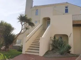 15 The CLIFF APARTMENT-2 BED- SEA VIEW