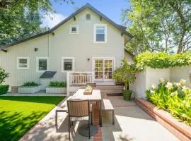 The Oxbow House - Designer 3BD/2BA Home