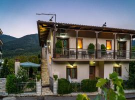 Studio Iviscos，位于米克隆科利奥的酒店