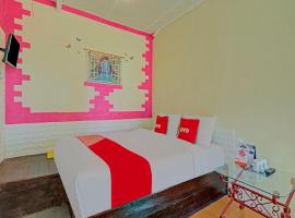 OYO 3208 Villa Inn App Trawas Bintaro Syariah，位于Kemloko-gede的酒店