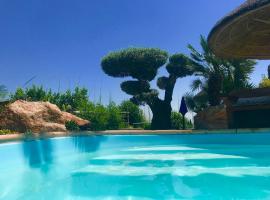 Apartments Villa BEAUTY PORTOROŽ，位于波尔托罗的带泳池的酒店