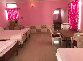 Hotel Shiv palace，位于Dausa的酒店