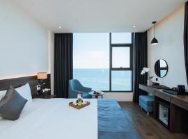 Phương Bắc Luxury Hotel，位于洞海的酒店
