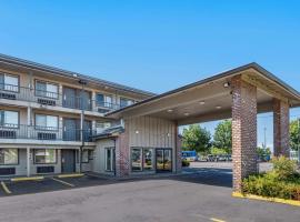 Econo Lodge Portland Airport，位于波特兰的山林小屋