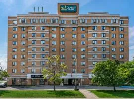 Quality Inn and Suites Montreal East