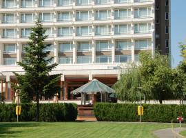 Ramada by Wyndham Bucharest Parc Hotel，位于布加勒斯特伯尼亚萨国际机场 - BBU附近的酒店