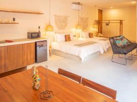 Nuee Hotel & Beach Club，位于图卢姆Tulum City Centre的酒店