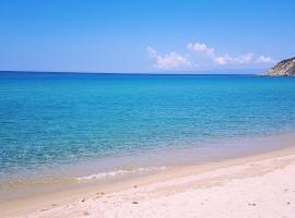Sun Sea and relax villetta a due passi dal mare，位于索拉纳斯的度假屋