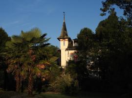 Petit Château，位于LabordeGouffre d'Esparros附近的酒店