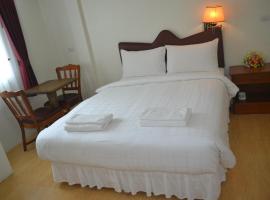 Thongsomboon Club KhaoYai，位于呵叻的酒店