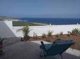 Las Pardelas, Ferienhaus mit Meer-, Küsten- und Bergblick im grünen Norden Teneriffas，位于Las Cruces的酒店