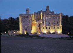 Dalhousie Castle and Spa，位于邦尼里格的酒店