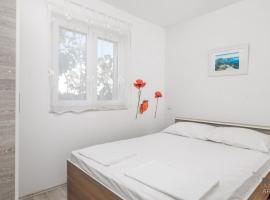 Rona Apartments Zlatko，位于伊穆尼的酒店