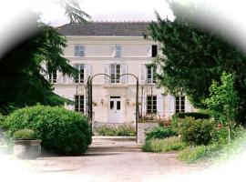Chateau De Mesnac, maison d hote et gites，位于Mesnac的住宿加早餐旅馆