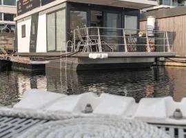 Houseboat-Oostende