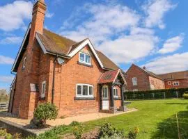 Ardsley Cottage - Longford Hall Farm Holiday Cottages