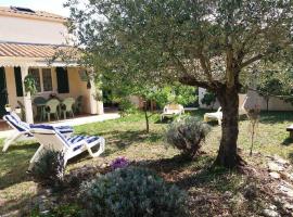 Le clos de la Plage - Villa vintage avec jardin privatif- 500m de la plage - 6 personnes，位于多吕多勒龙的酒店