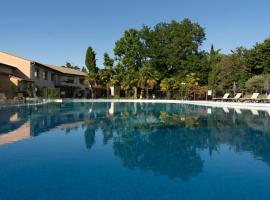 Logis Hotel Restaurant SPA Les Oliviers，位于德龙河畔洛里奥勒的酒店