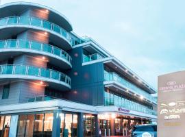 Crowne Plaza London - Kingston by IHG，位于泰晤士河畔金斯顿的酒店