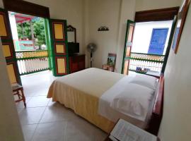 Balcones del Parque Jardin，位于贾丁的酒店