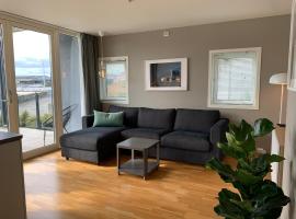 Modern apartment in the Harbour of Jørpeland，位于约尔珀兰的公寓