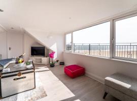 Stunning Sea View Penthouse – 2 Bedroom – 2 Bathroom，位于滨海戈尔斯顿的公寓