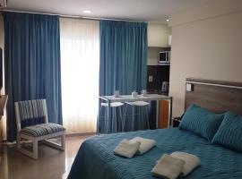 ILLIA 121 APART HOTEL，位于内乌肯的带停车场的酒店