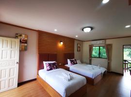 RS​ PHONG​RIVER​SIDE RESORT，位于Ban Nong Hin的酒店