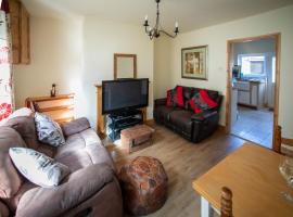 Charming terraced cottage close to Alton Towers，位于奇德尔的酒店