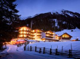 Adler Inn Tyrol Mountain Resort SUPERIOR，位于图克斯的度假村