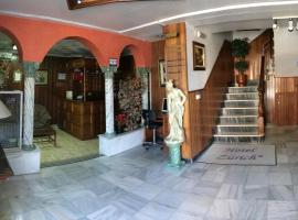 Hotel Zurich，位于贝莱斯-鲁维奥的酒店