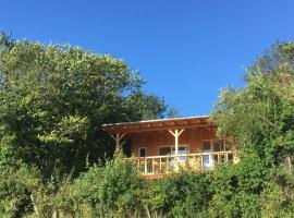 Chalet panoramique et moderne tout confort，位于Saizy的酒店