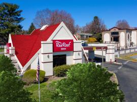 Red Roof Inn Warrenton，位于沃伦顿的酒店