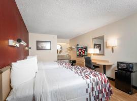 Red Roof Inn Detroit - Dearborn-Greenfield Village，位于迪尔伯恩的酒店