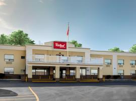 Red Roof Inn & Suites Newburgh - Stewart Airport West Point，位于新温莎的酒店