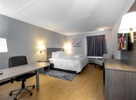 Red Roof Inn PLUS Boston - Mansfield - Foxboro，位于曼斯费尔德的酒店