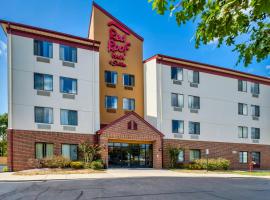 Red Roof Inn & Suites Dover Downtown，位于多佛尔Delaware Agricultural Museum and Village附近的酒店