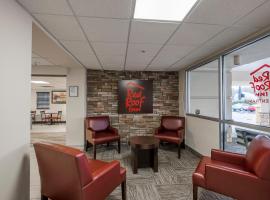 Red Roof Inn Knoxville Central – Papermill Road，位于诺克斯维尔的酒店