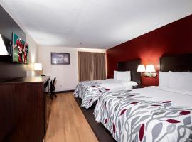 Red Roof Inn Knoxville Central – Papermill Road，位于诺克斯维尔的酒店