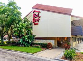 Red Roof Inn Tampa Fairgrounds - Casino，位于坦帕的酒店